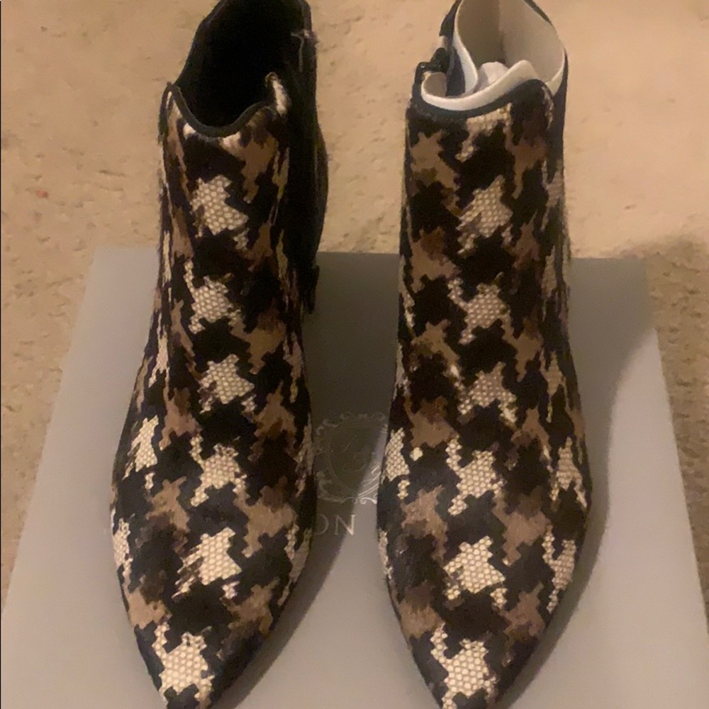 Houndstooth Booties